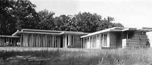 'Mildred and Stanley Rosenbaum Haus' 1939, Foto von G.E. Kidder Smith, Standbild aus dem Film 'Frank Lloyd Wright' von Ken Burns und Lynn Novick © The American Lives Film Project, Inc. - 1997